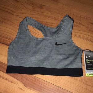 Nike swoosh bra sz sm nwt